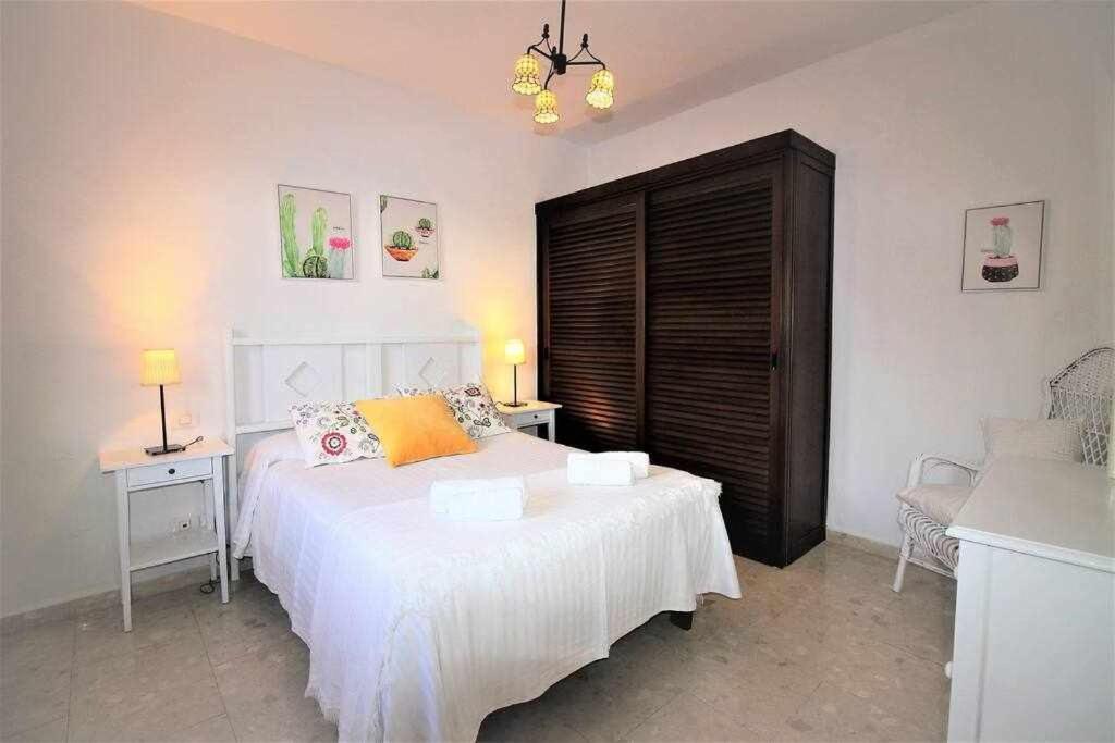 Casa Alejandra Con Terraza Y Barbacoa Villa El Golfo Luaran gambar
