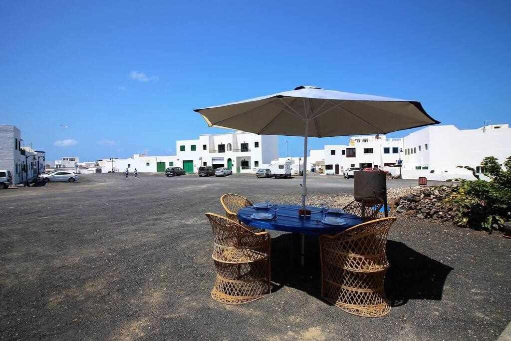 Casa Alejandra Con Terraza Y Barbacoa Villa El Golfo Luaran gambar