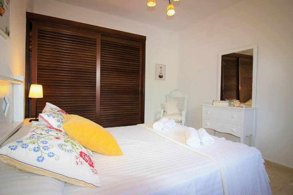 Casa Alejandra Con Terraza Y Barbacoa Villa El Golfo Luaran gambar
