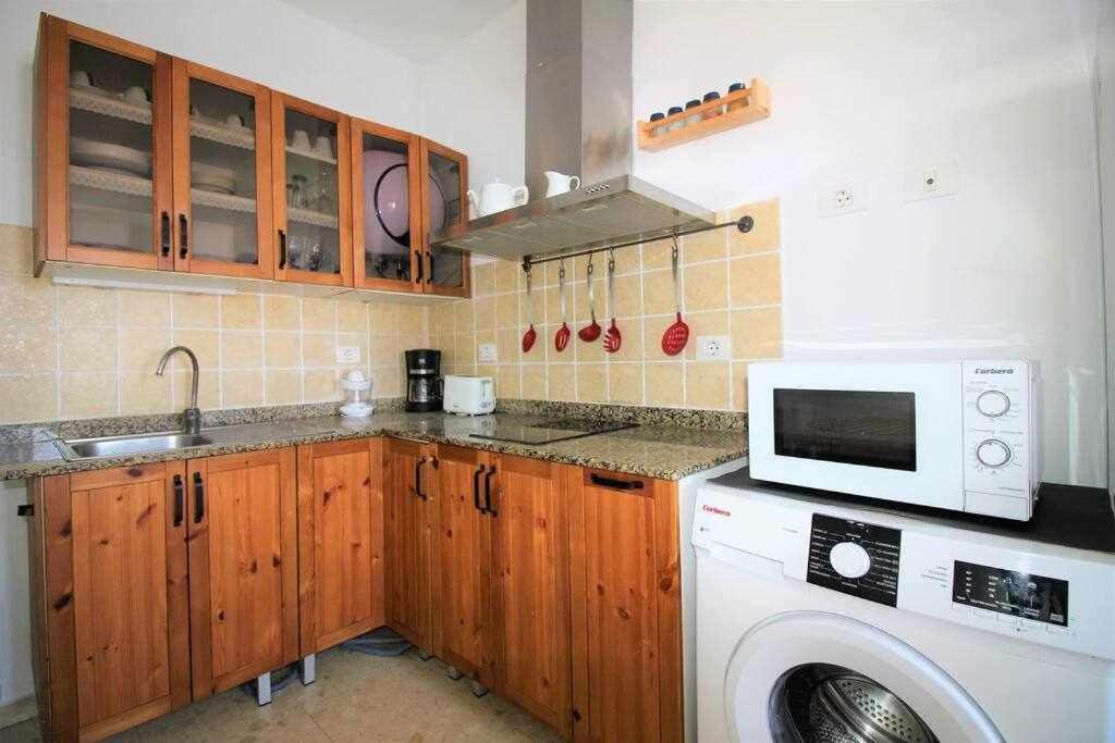 Casa Alejandra Con Terraza Y Barbacoa Villa El Golfo Luaran gambar