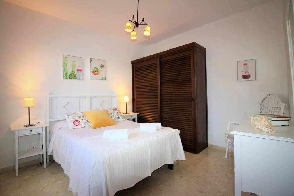 Casa Alejandra Con Terraza Y Barbacoa Villa El Golfo Luaran gambar